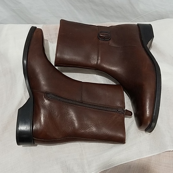 Authentic Cole Haan boots - Picture 2 of 8